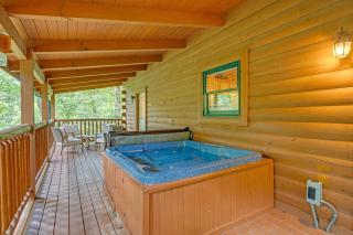Retreat w Hot Tub Fire Pit Pool Table Foosball - 5