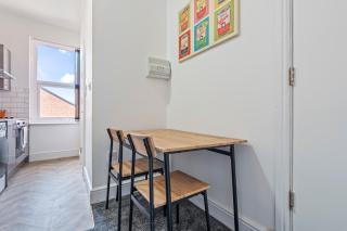 Cosy Studio Apartment C with Fast WiFi & Smart TV in Ilkeston - 5