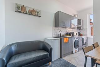Cosy Studio Apartment C with Fast WiFi & Smart TV in Ilkeston - 8