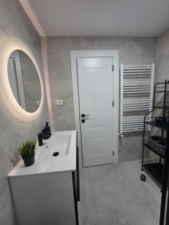 Colins Premium Apartments - 7
