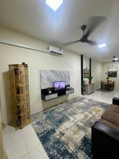 Angah Teluk Intan Homestay - 0