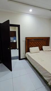 Double bed available for rent in reasonable price, - 2
