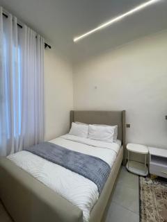 Tulia, Anchor - 4