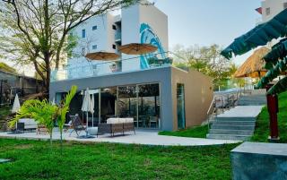 Modern Beach Apartment, Ocean View in Surf City - 1
