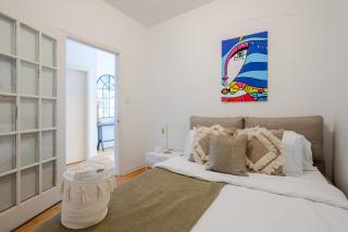 Grand 4BR – Your Spacious Mont-Royal Retreat - 6