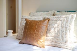 Grand 4BR – Your Spacious Mont-Royal Retreat - 2
