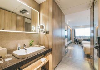 Atour Hotel Yiwu International Trade City - 1