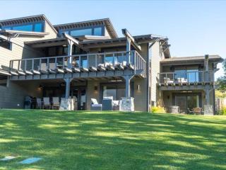 Luxury Condo E1 Hot tub at Wapato Point Chelan - 3