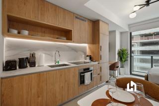 Downtown Studio with Pool, Gym & Movie Theater - 8