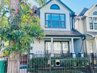 Charming house, great location, tons of amenities - 5