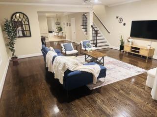 Charming house, great location, tons of amenities - 3