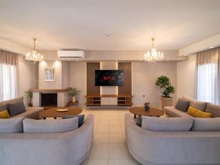 Old Town 7 min - Free Airport Pickup - 6BR Villa - 9