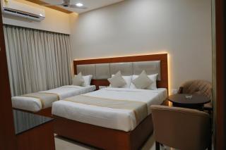 EMBASSY PARK - Near US consulate, Apollo hospital, Sankaranethralaya - 9