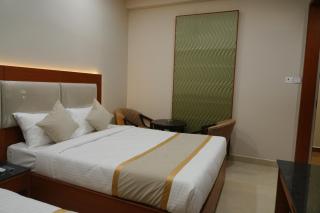 EMBASSY PARK - Near US consulate, Apollo hospital, Sankaranethralaya - 6