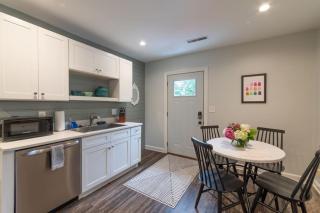 Stylish 4BR in Burns Park near Michigan Stadium - 1
