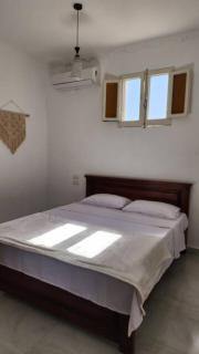 The Oasis-Room with Queen Bed - 0