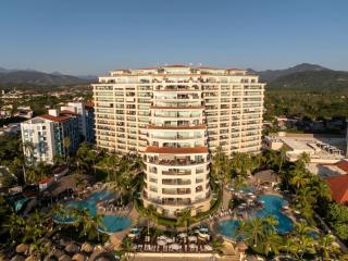 Beach Front Apartment in luxury Condominium - 0