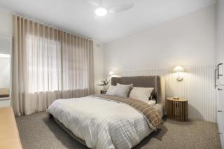 Willow Hideaway - Chic Comforts, Well-connected Stay - 7