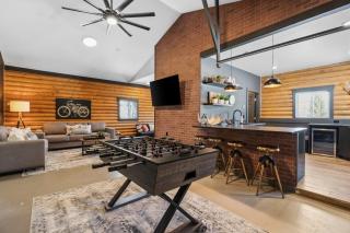 Hidden Pines - Yellowstone, Hot Tub, Sleeps 21 - 8