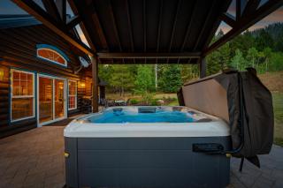 Hidden Pines - Yellowstone, Hot Tub, Sleeps 21 - 7