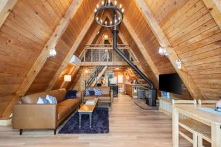Last Chance Hideaway - A-Frame Cabin Retreat and Hot Tub Near Yellowstone - 9