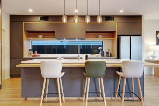 Hobsonville Family 5BR Sanctuary with Waterviews - 5