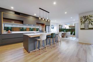 Hobsonville Family 5BR Sanctuary with Waterviews - 3