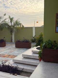 Palm Pebbles Staycation Deluxe Suite Near Tamale Airport Starlink Wi-Fi, solar powered king bed - 4