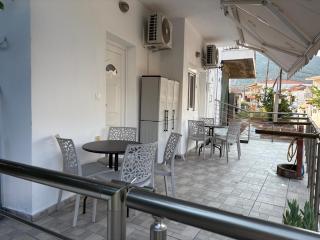 Toula' s Village Apartment - 3