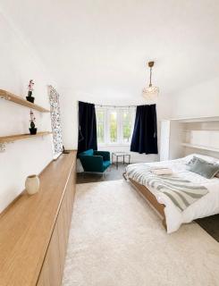 Riverside house - 0