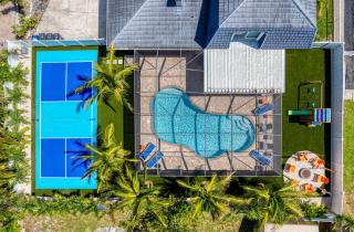 NEW Sunshine Getaway Heated Pool Hot Tub Games Villa - 0