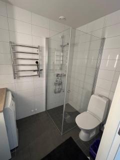 Near train & airport your perfect travel stay! - 5