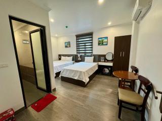 Family Transit Hotel - 1