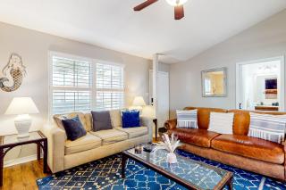 Dog-Friendly Yard! Retreat 11 Mi to Destin & Beach - 1