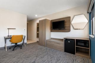 Holiday Inn Express San Diego South - National City by IHG - 4