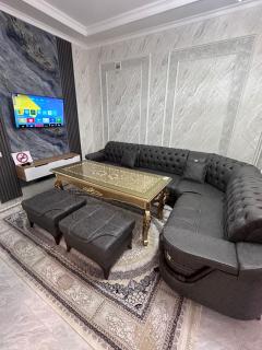 Modern Quiet 2 bedrooms, Balcony, Near Registan - 0
