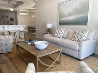 Styles Beach 1A - Beachfront Luxury Condo w/ Pool - 0