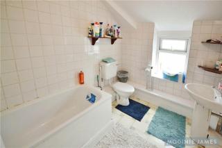 ground floor of 80 ninian road - 2