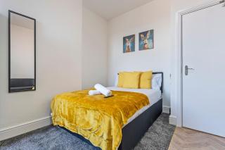 Bright Studio Apartment D with Self Check-In & Smart TV in Ilkeston - 2