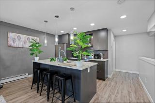 Upscale 2BR/2BA Apt | Mins to NAIT, MacEwan & DT - 4