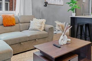 Upscale 2BR/2BA Apt | Mins to NAIT, MacEwan & DT - 2