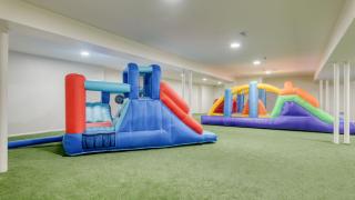 Game Farm Villa by AvantStay - 4