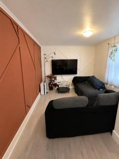 Modern 3-Bedroom Apartment Near Montreal - 8