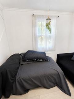Modern 3-Bedroom Apartment Near Montreal - 6