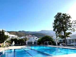 Milos Breeze Modern 2-Bedroom Apartment with Pool Alsancak Girne - 0