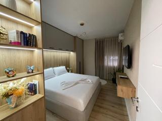 Modern and Cozy Oasis Near City Center - 5