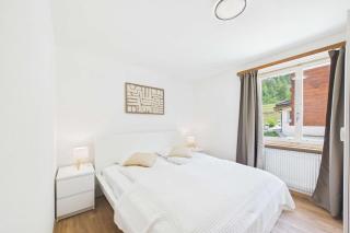 Cozy Alpine Escape for Families & Groups near Saas - 1