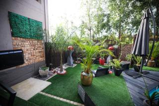 Heated Pool Luxury Retreat - 7 Min from OR Tambo - 9