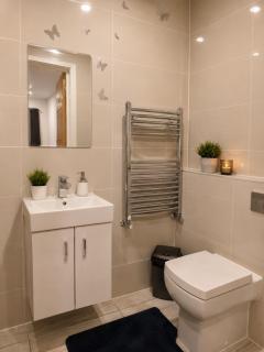 Chanel Ensuite - 4