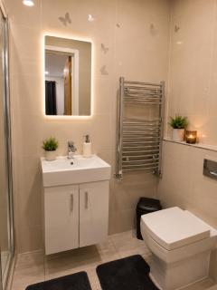 Chanel Ensuite - 3